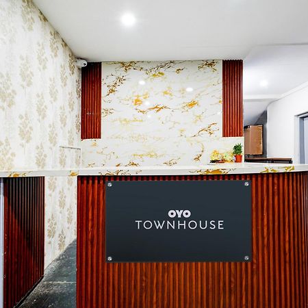 Super Townhouse Unnam Hotels Backside Of Tabala Rasa Pub, Financial District Hyderabad Exterior foto